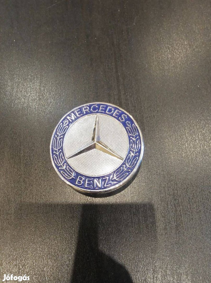 Mercedes Motorháztrtő embléma