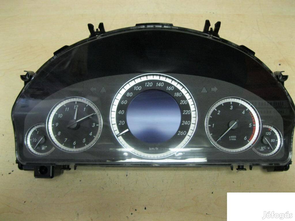 Mercedes Műszercsoport e220 cdi bontott eladó. Cikkszám:A2129000814
