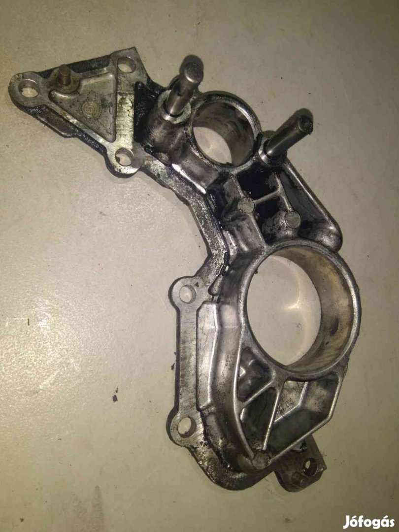 Mercedes Sprinter Vezérmű Fedél - Üzemanyag Szivattyú Tartó