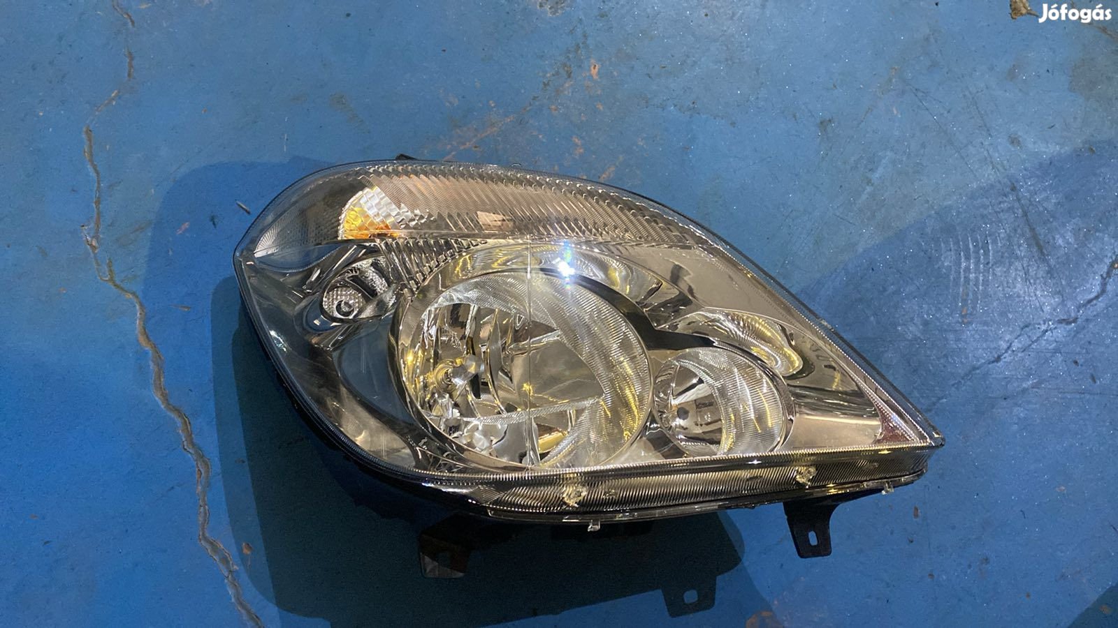 Mercedes Sprinter W906 jobb fényszóró A9068200661 eladó