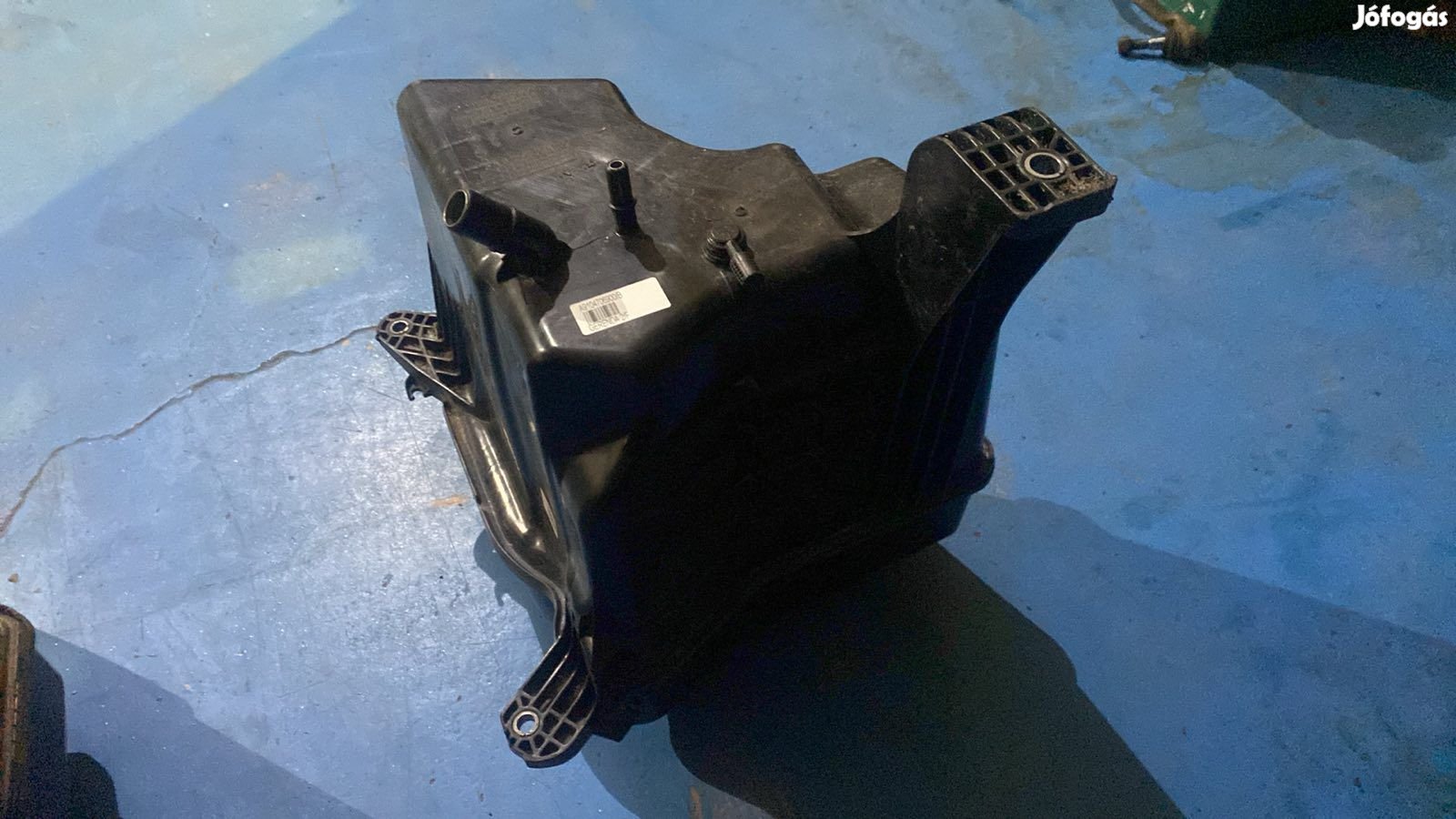 Mercedes Sprinter W907-910 ADBLUE TARTÁLY SZIVATTYÚVAL