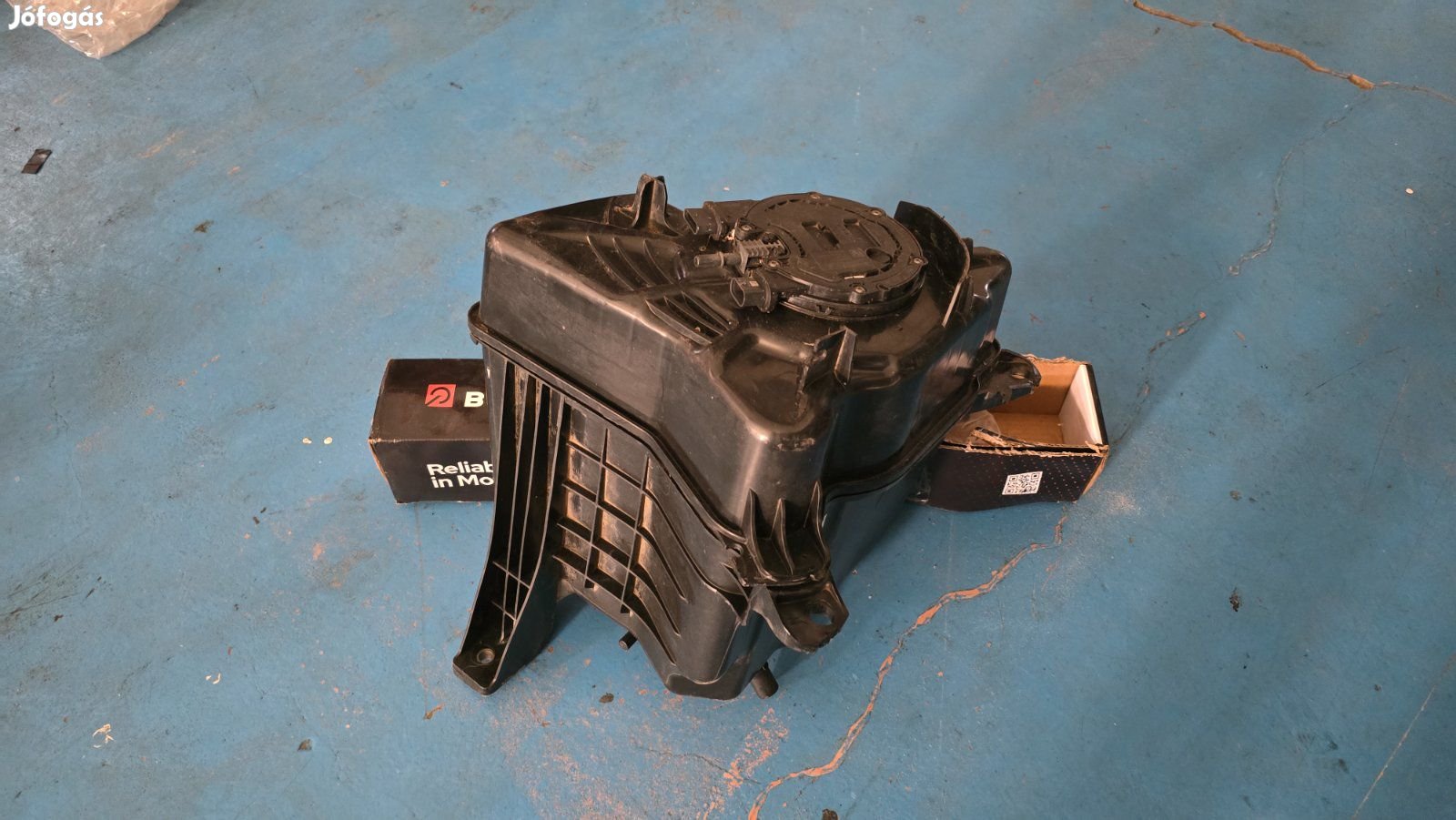 Mercedes Sprinter W907-910 ADBLUE tartály A9104700000 eladó