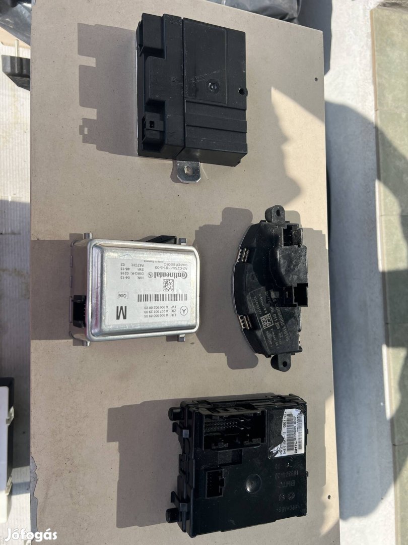 Mercedes V 447 computer, relek, jeladók stb