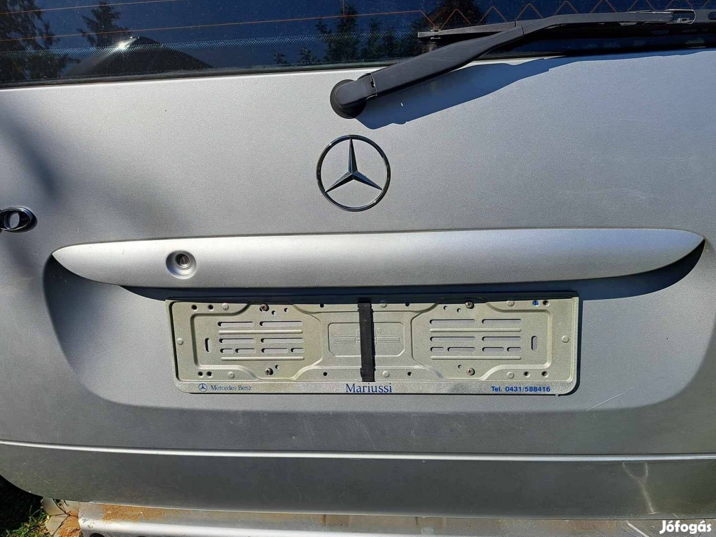 Mercedes Vaneo csomagtérajtó rozsdamentes állapotban