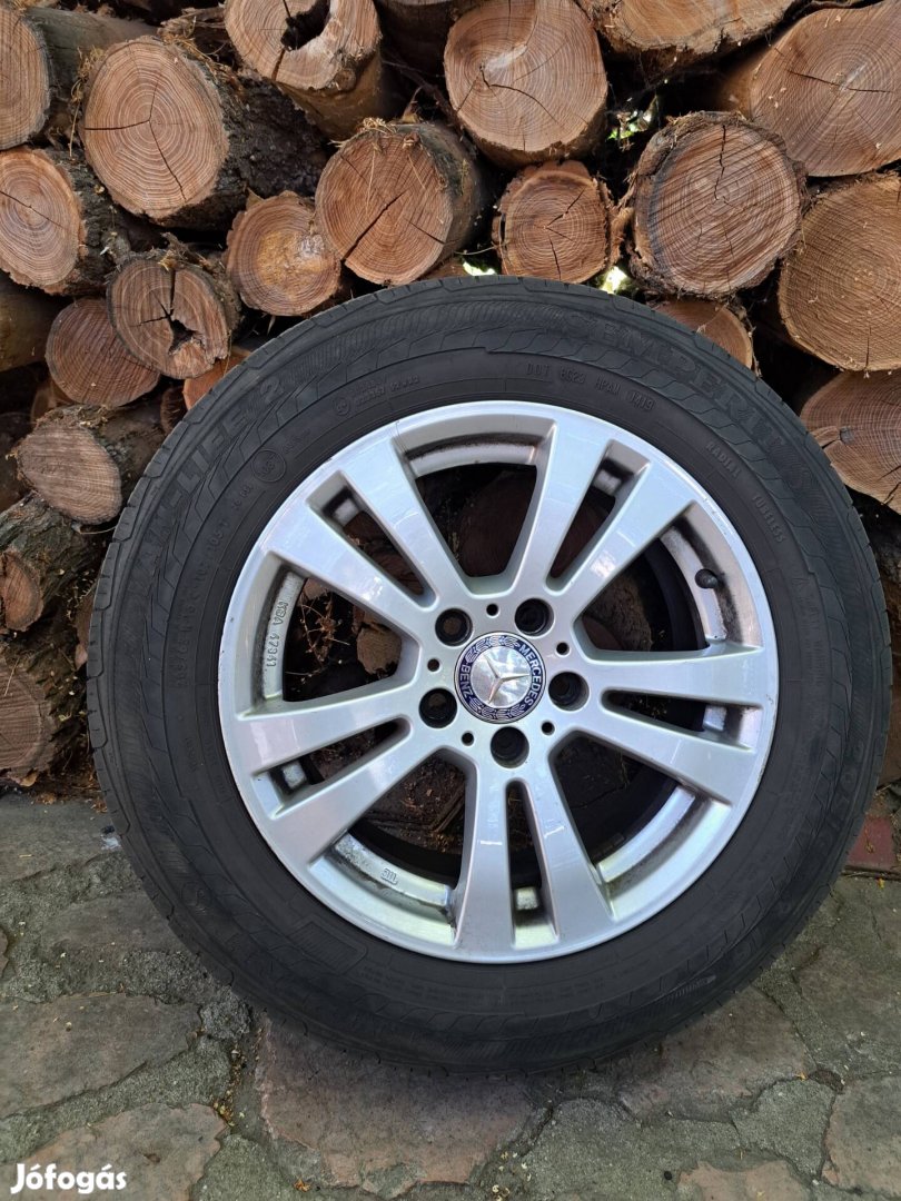 Mercedes Viano alufelni, nyári gumival