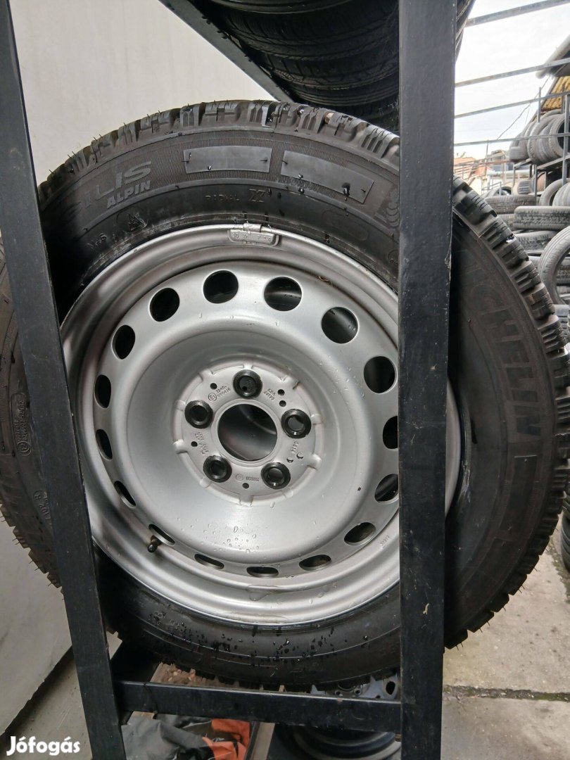 Mercedes Vito 16" téli újszerű garnitúra