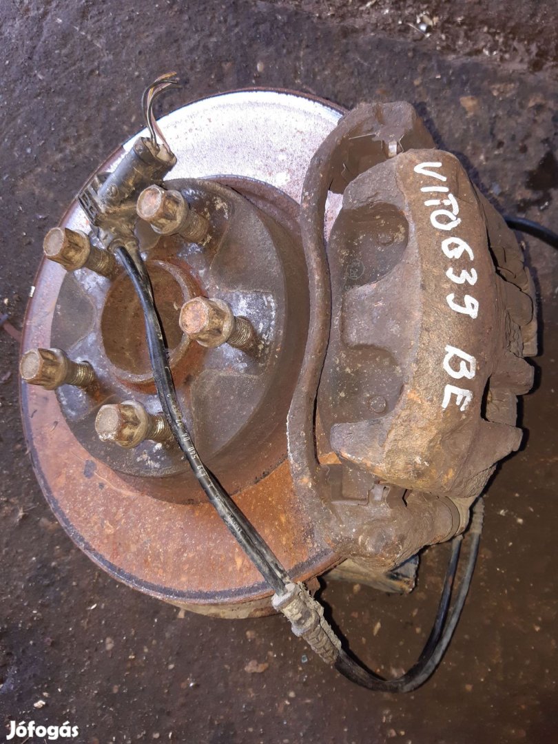 Mercedes Vito 639 Bal Első Csonkállvány Kerékaggyal