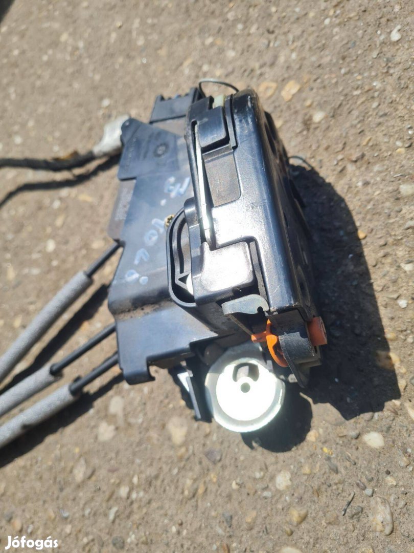 Mercedes Vito 639 Tolóajtó Zár
