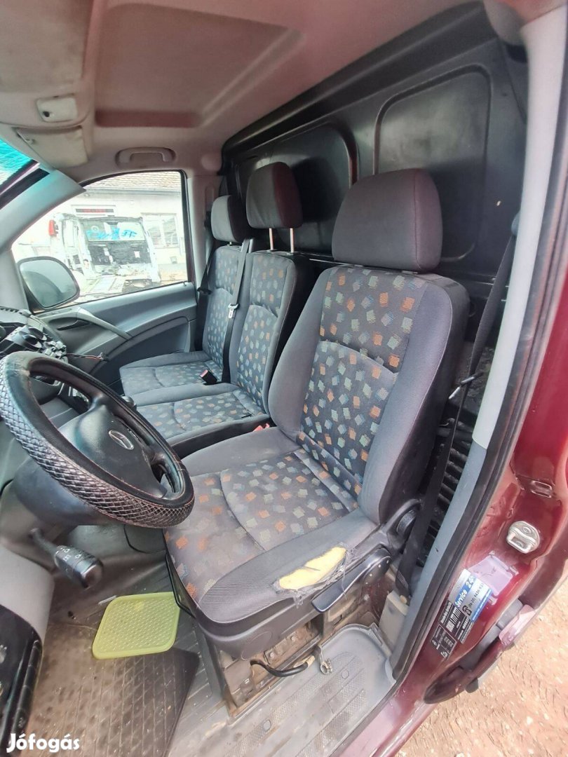 Mercedes Vito 639 bal első vezetőülés