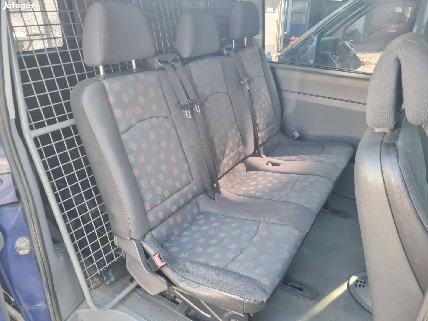 Mercedes Vito 639 középső sor hármas ülés