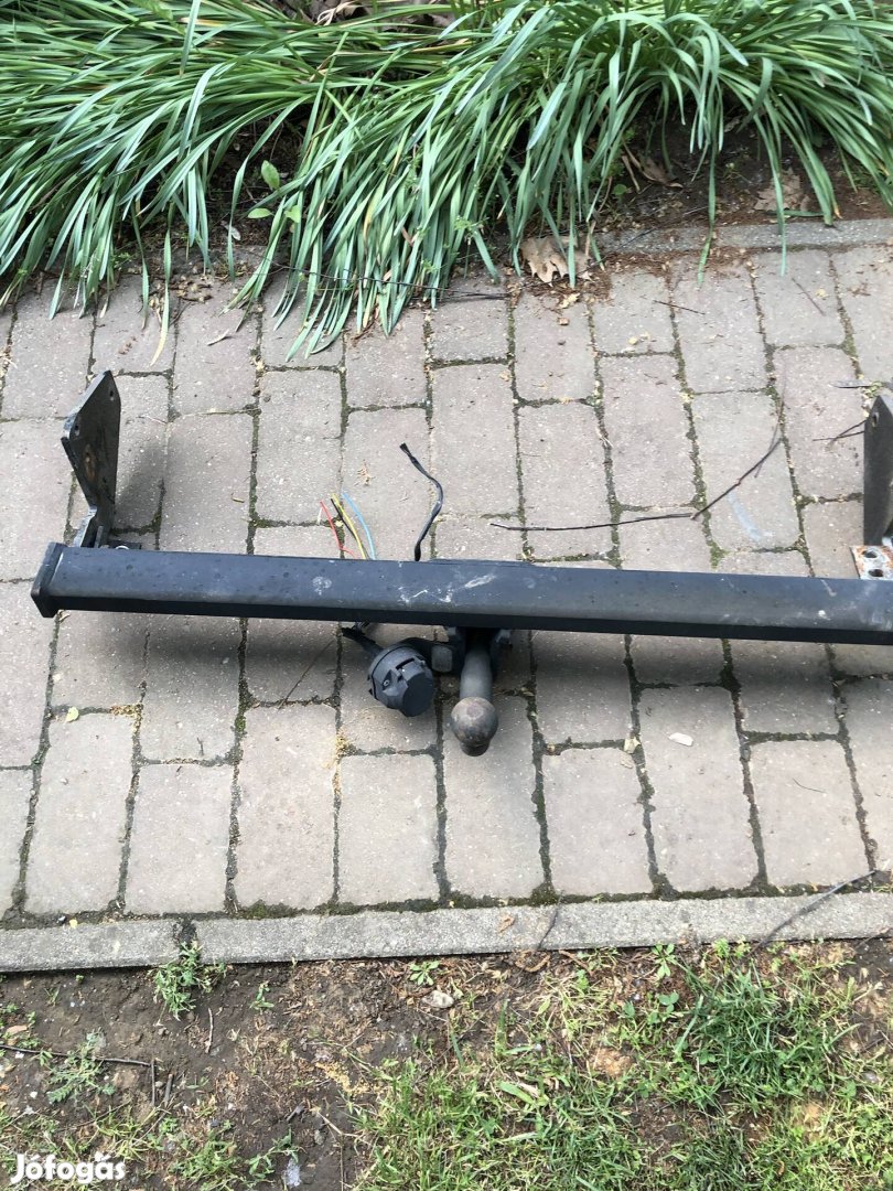 Mercedes Vito 639 vonóhorog