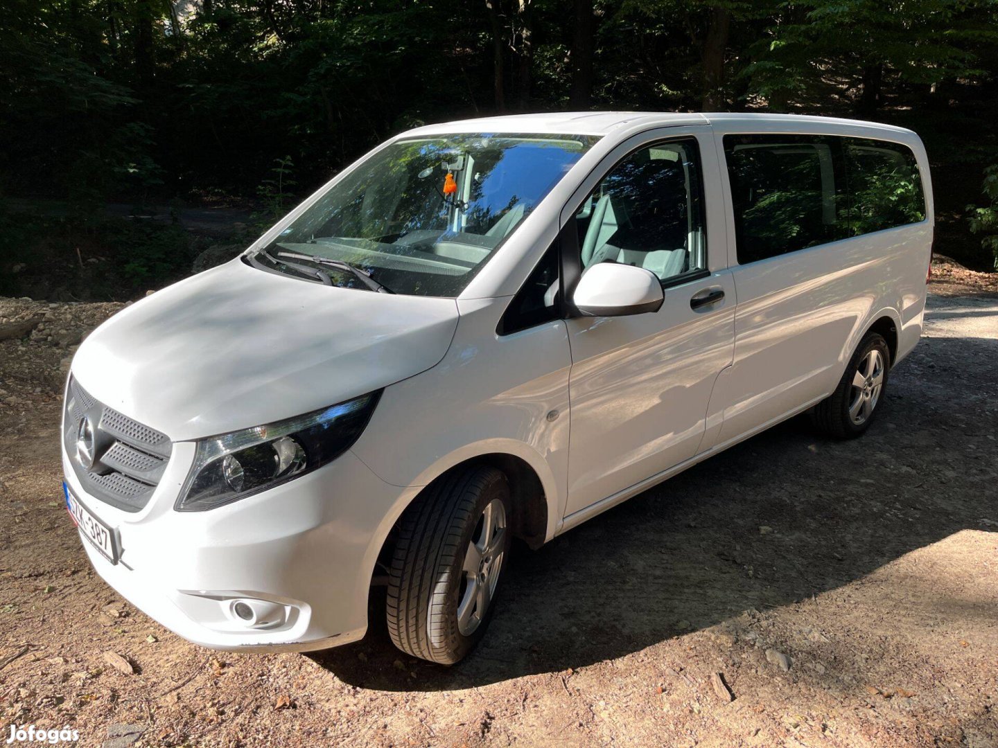 Mercedes Vito 9 személyes mikrobusz bérlés, extra hosszú