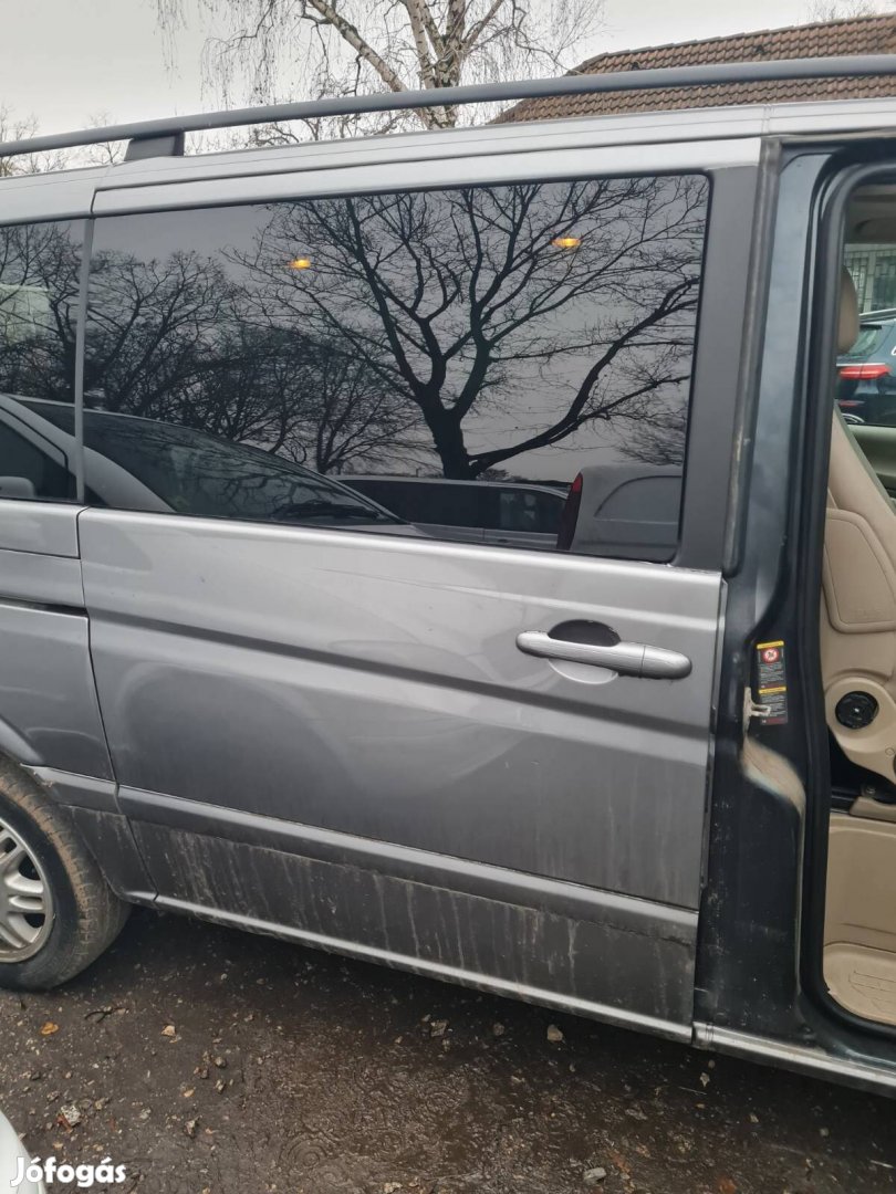 Mercedes Vito Viano 639 jobb tolóajtó