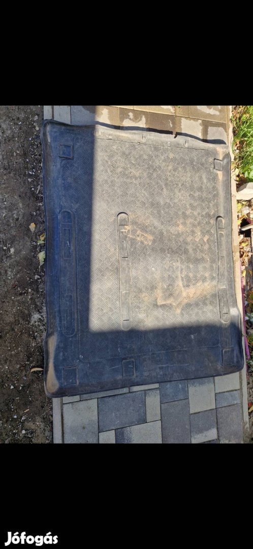 Mercedes Vito, Viano csomagtértálca