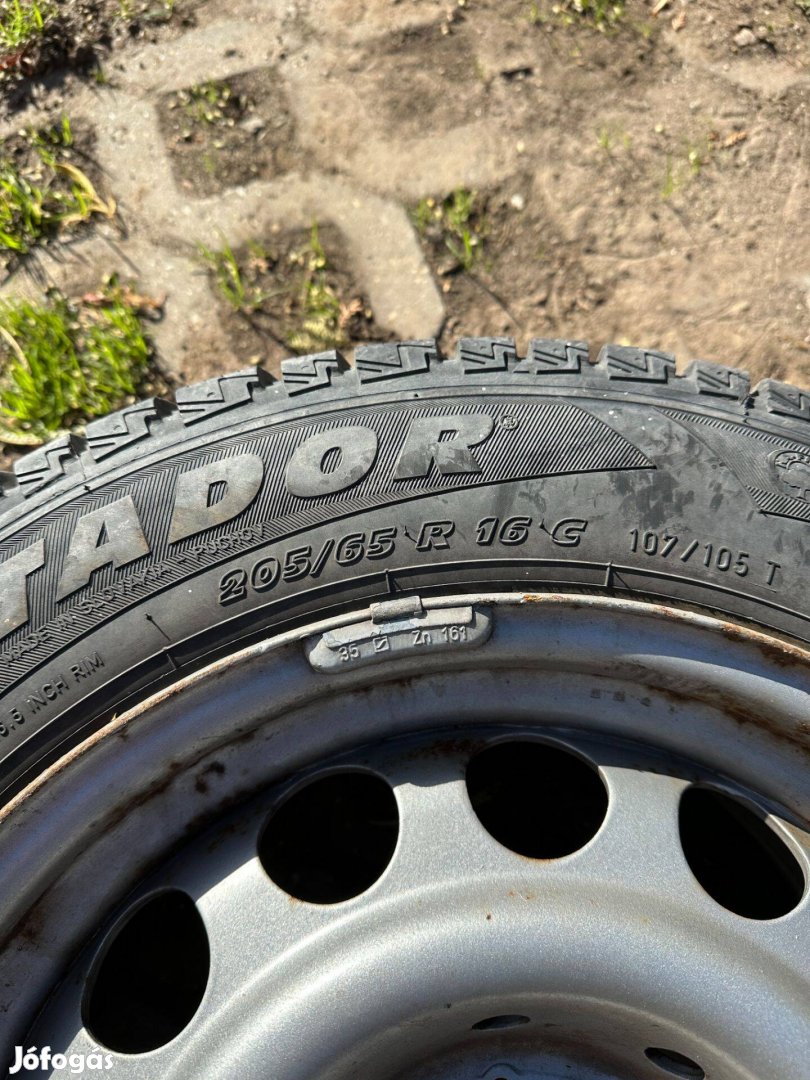 Mercedes Vító téligumigarnitúra felnivel