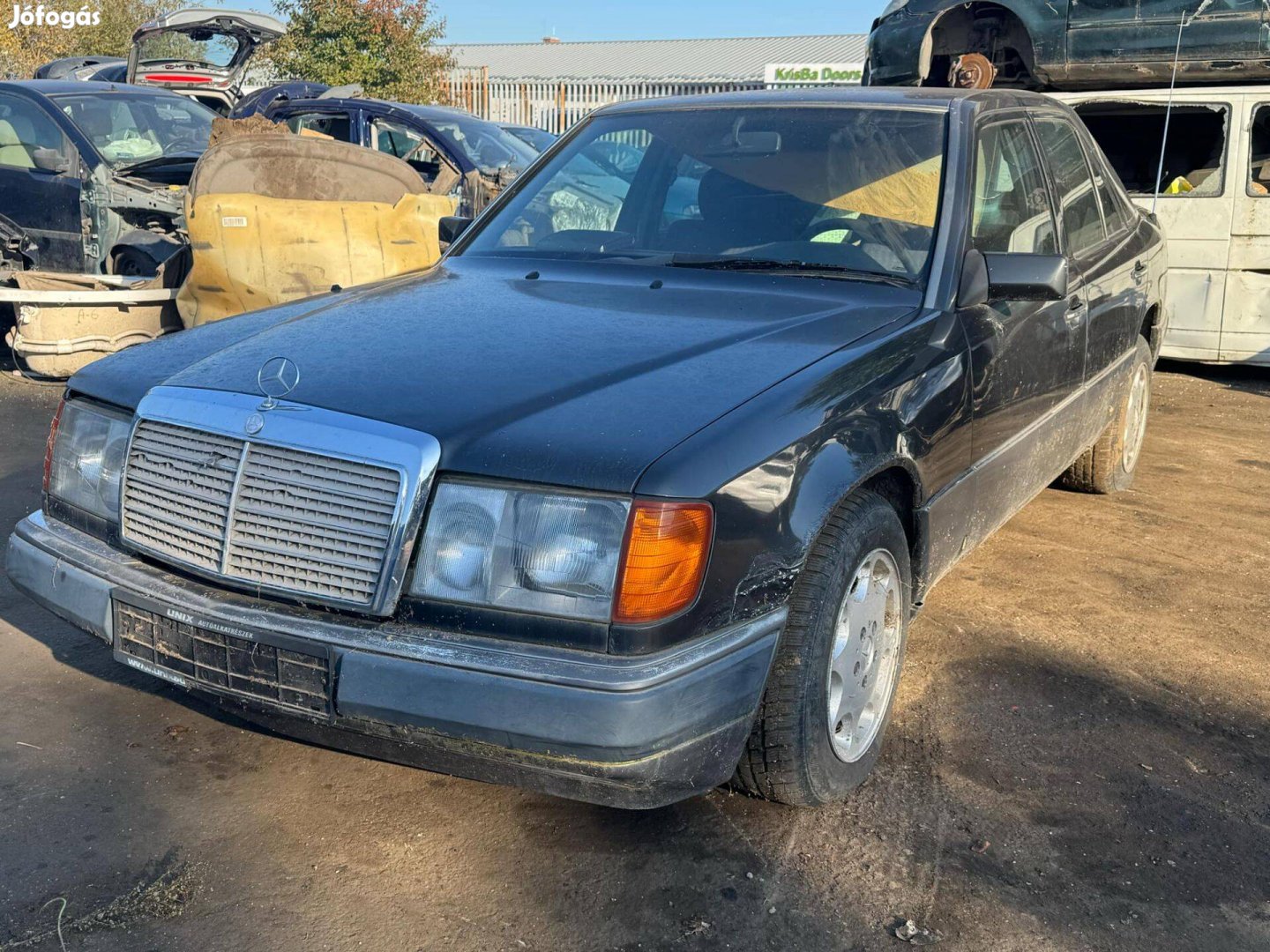 Mercedes W124 2.6 bontott alkatrészek