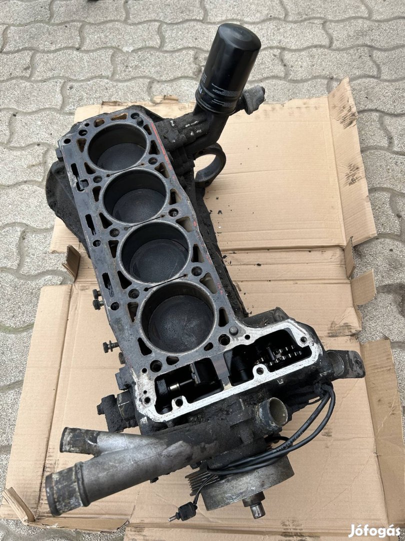 Mercedes W124 W201 230E M102 benzines fűzött blokk motor motorblokk