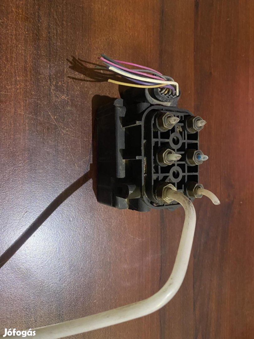 Mercedes W164-251 szeleptömb A2513200058 eladó