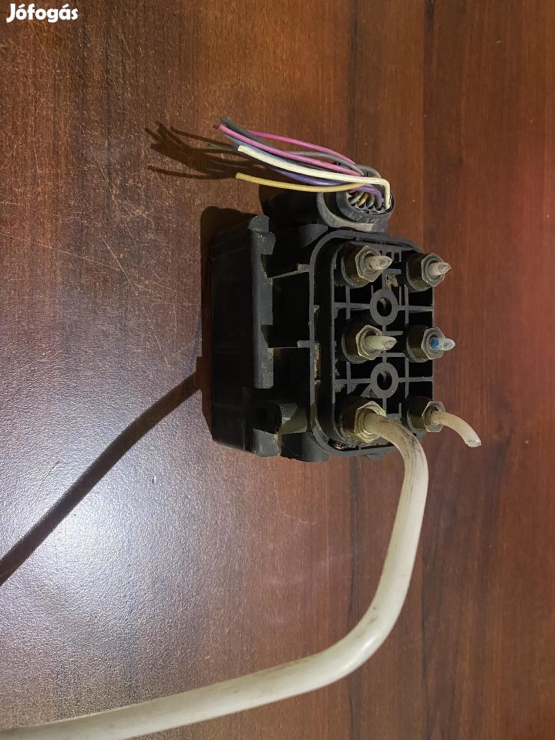 Mercedes W164-251 szeleptömb A2513200058 eladó