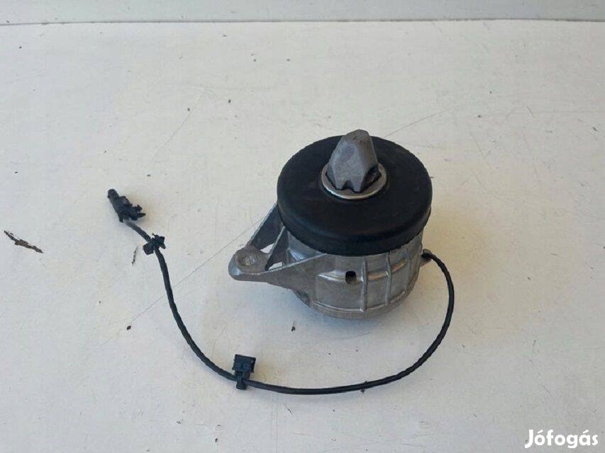 Mercedes W167 - Gle-class motortartó eladó. Cikkszám:1672407600
