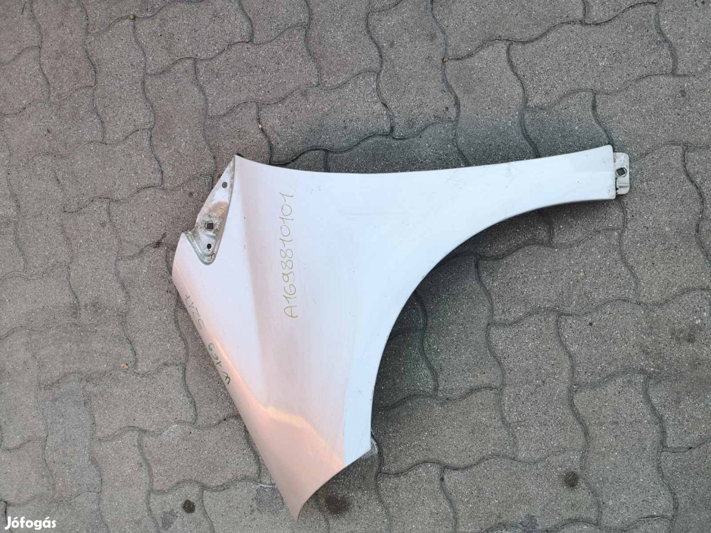 Mercedes W169 bal első sárvédő A1698810101 eladó