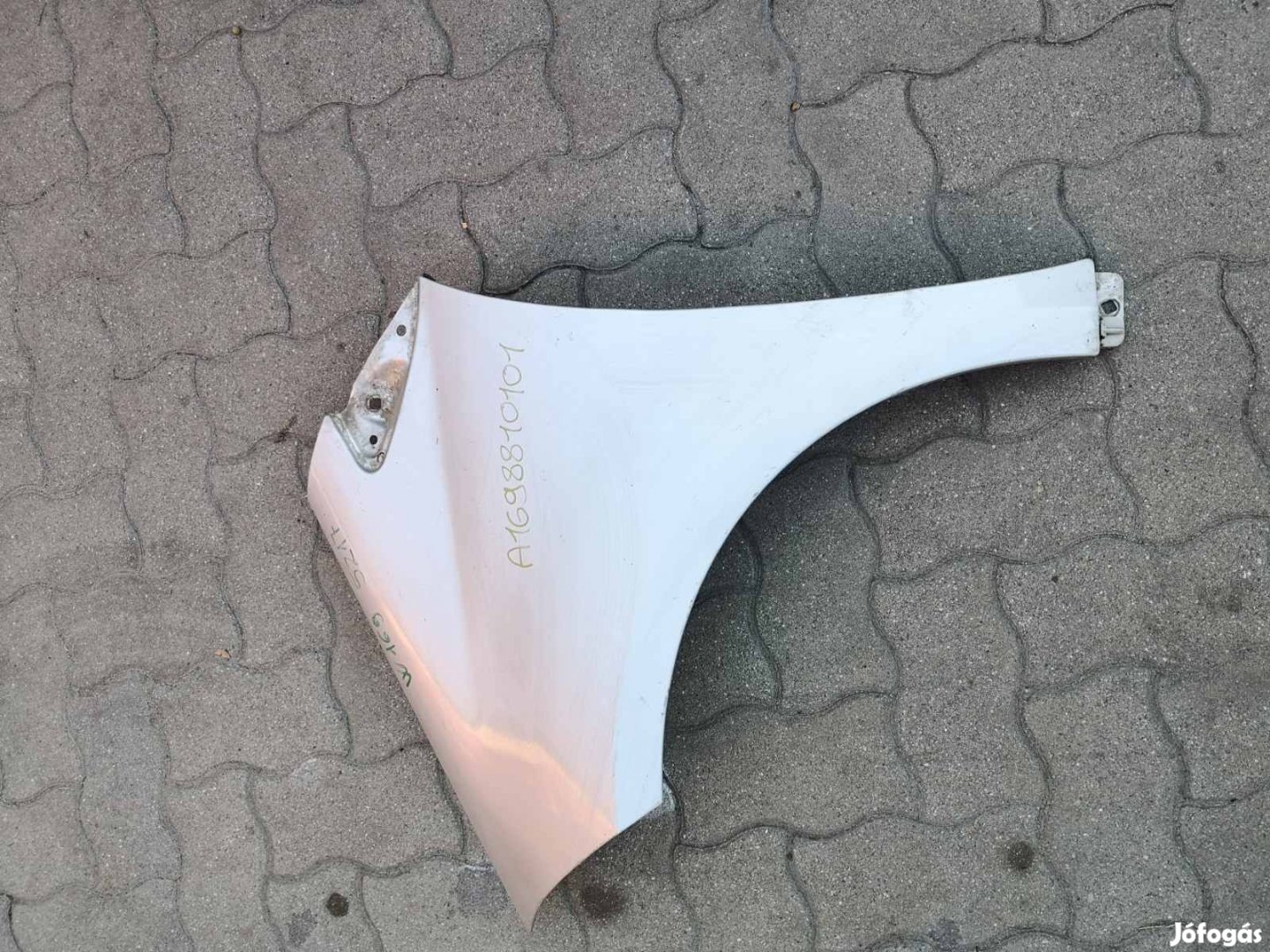 Mercedes W169 bal első sárvédő A1698810101 eladó