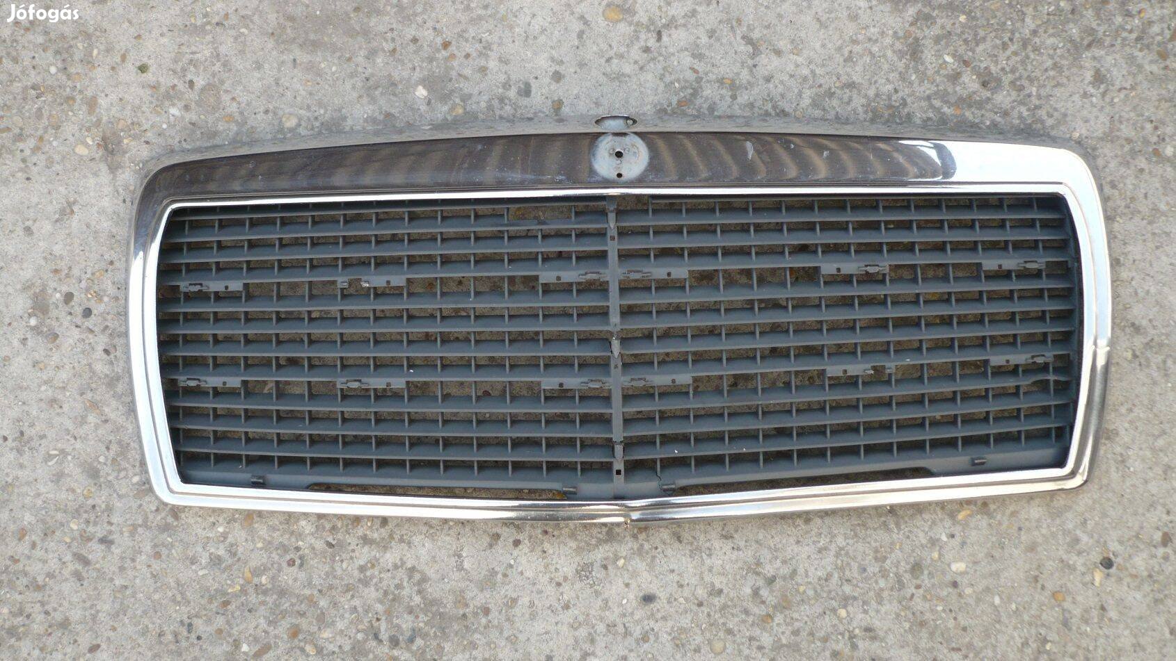 Mercedes W201 (190) hűtőrács, díszrács sérült