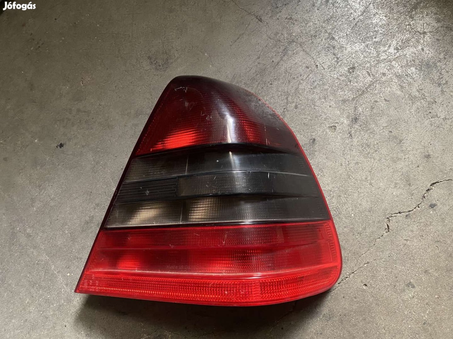 Mercedes W202 jobb hátsó lámpa, füst A2028203664 eladó