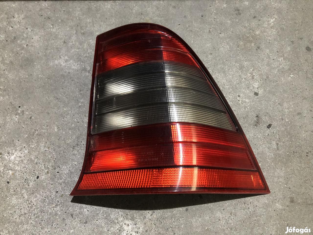 Mercedes W202 jobb hátsó lámpa. füst A2028204064 eladó