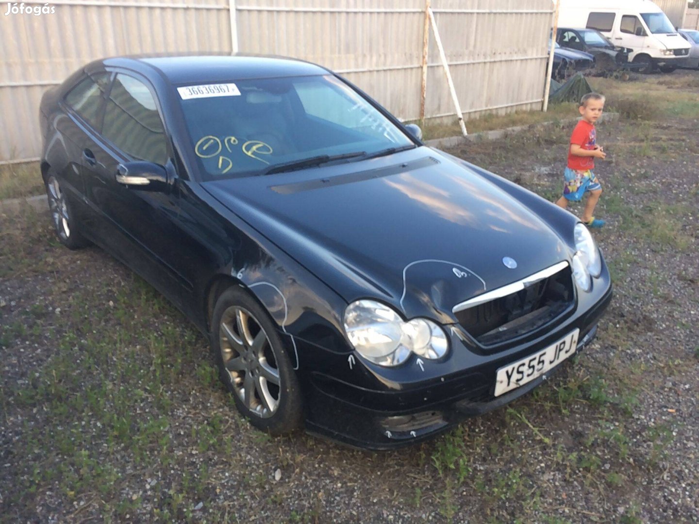 Mercedes W203 - C-class Coupé 220 cdi fekete 2002 bontott mindene elad