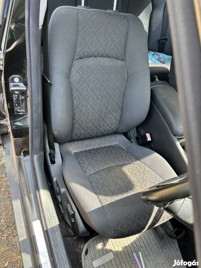Mercedes W203 sedan ülés belső 