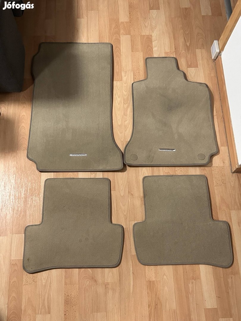 Mercedes W204C207 gyári szőnyeg