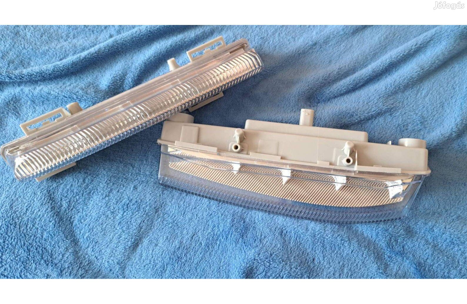 Mercedes W204 W207 W212 nappali menetfény jobb bal Új