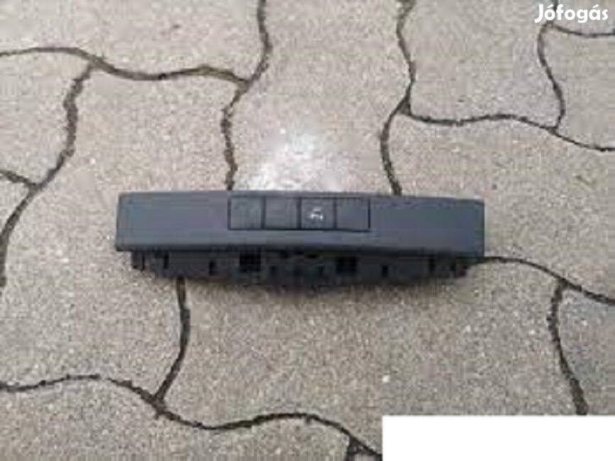 Mercedes W204 - C-class bontott kapcsoló eladó. Cikkszám:A2048703651