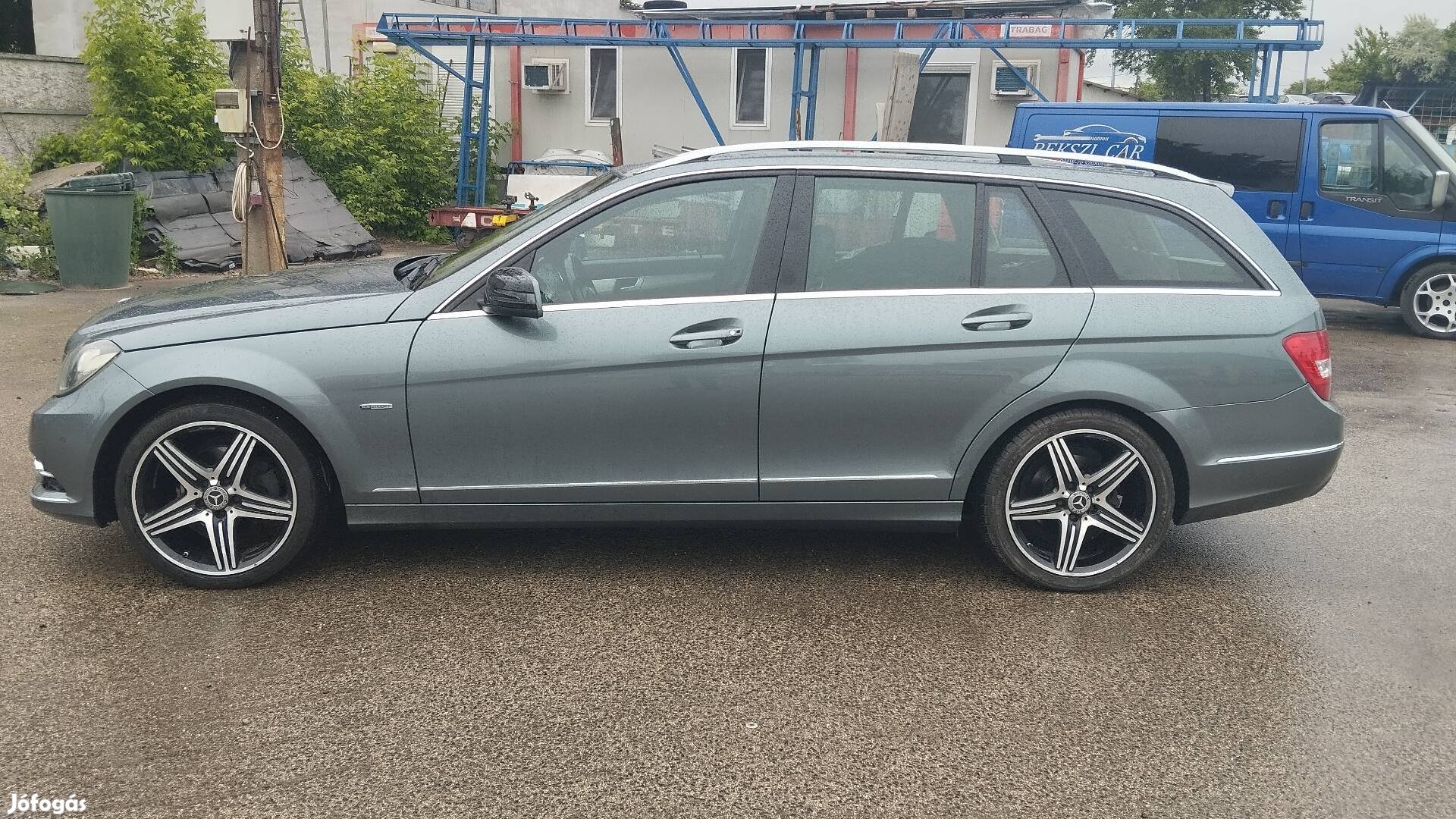 Mercedes W204  alufelni nyárigumival 
