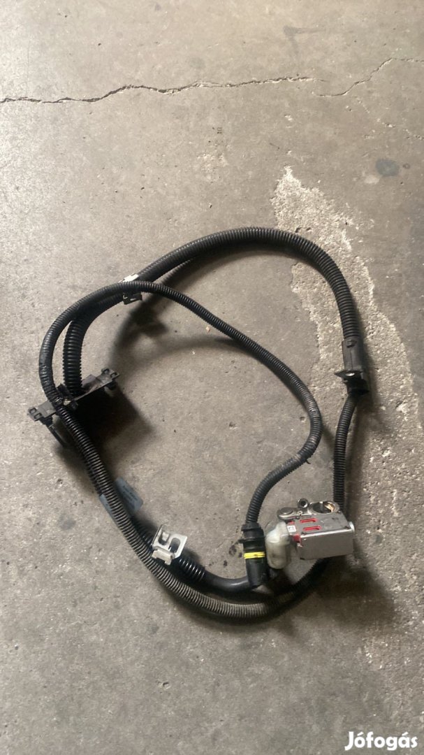 Mercedes W204 akkumulátor kábel A2044402413 eladó