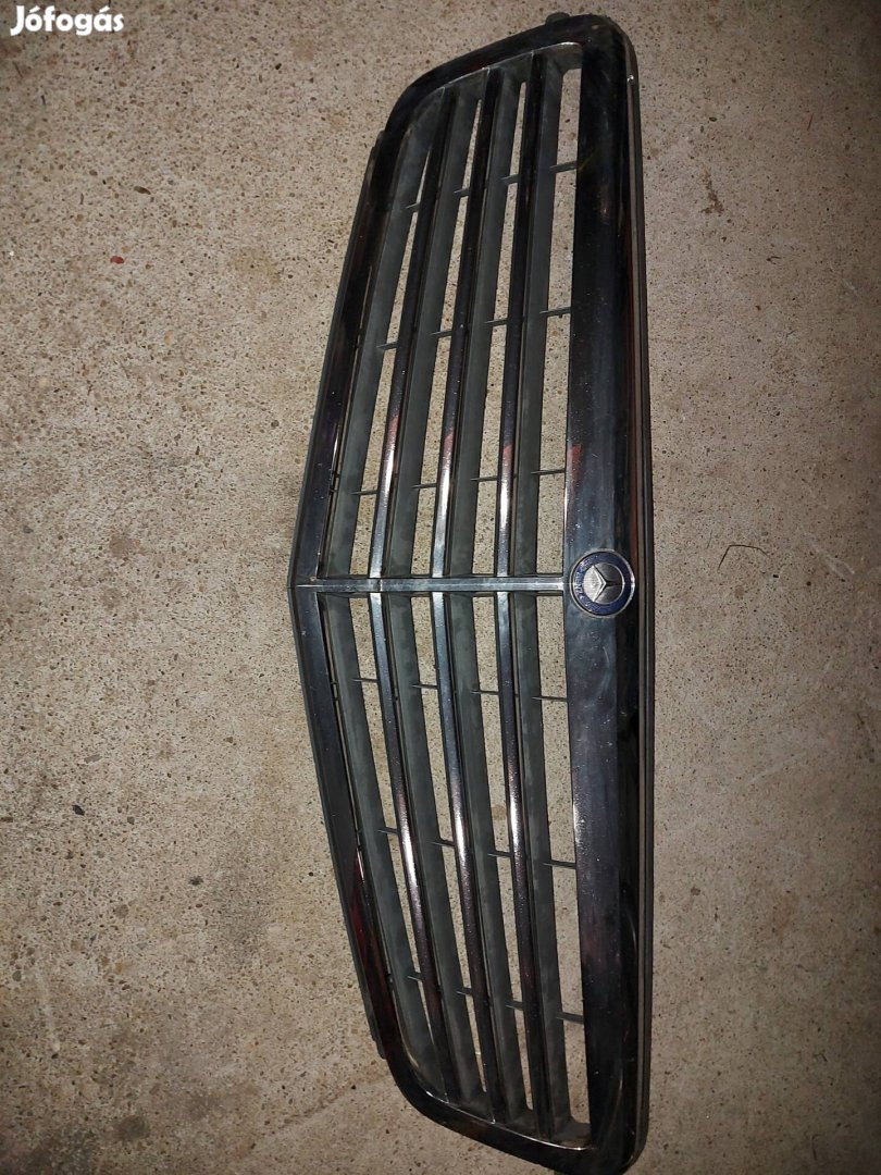 Mercedes W204 hűtőrács