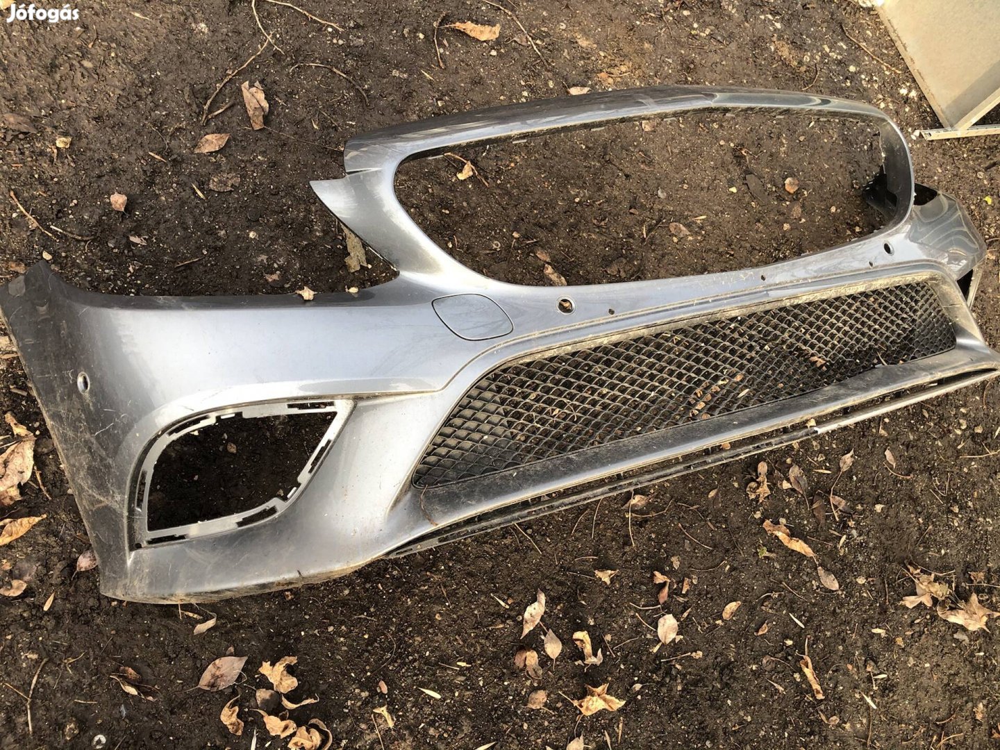 Mercedes W205 A205 első lökhárító héj 