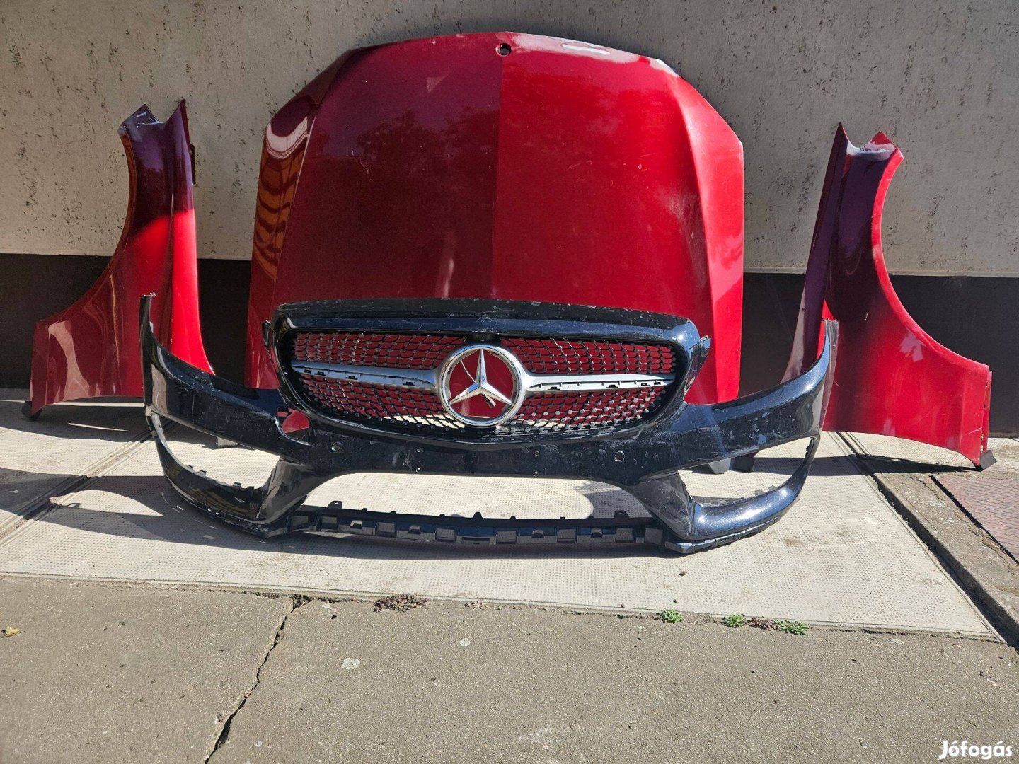 Mercedes W205 c típusú első rész, héj bontott karosszéria elemek