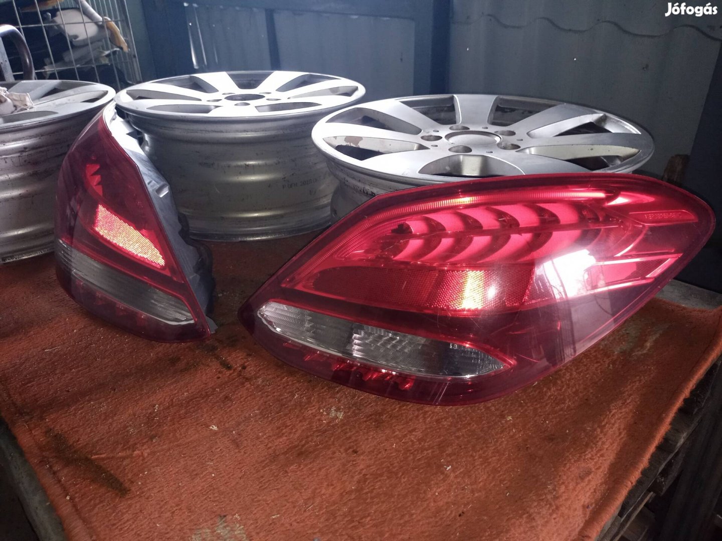 Mercedes W205 hátsó lámpa jobb bal