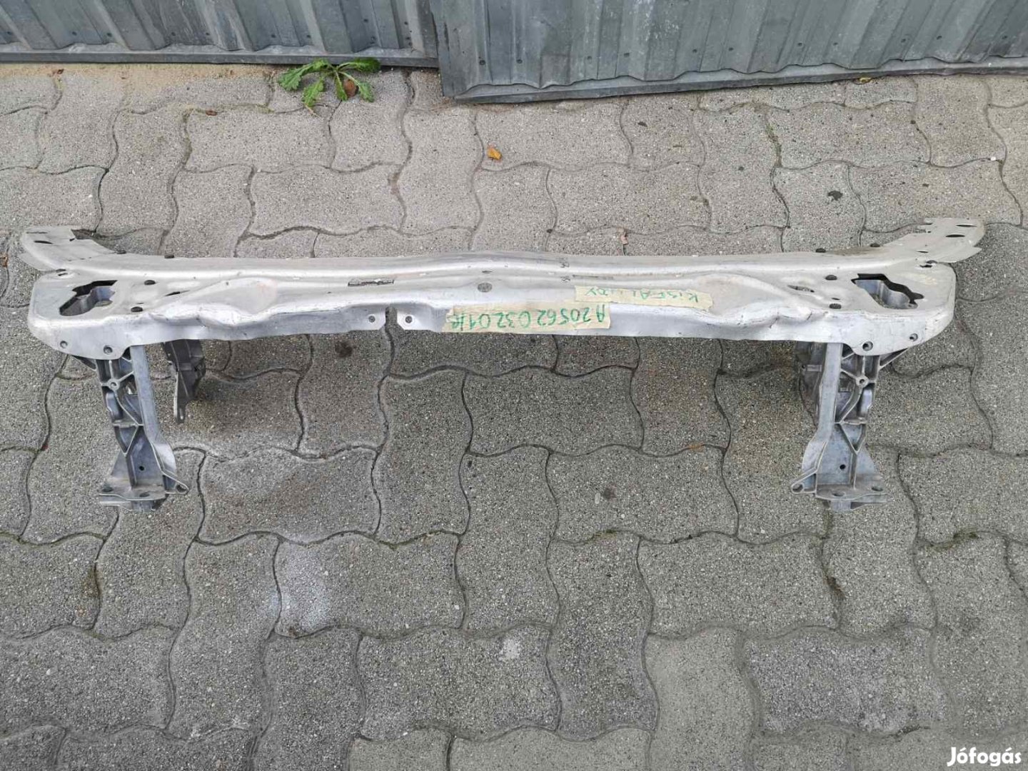 Mercedes W205 homlokfal felső része A2056203201 eladó