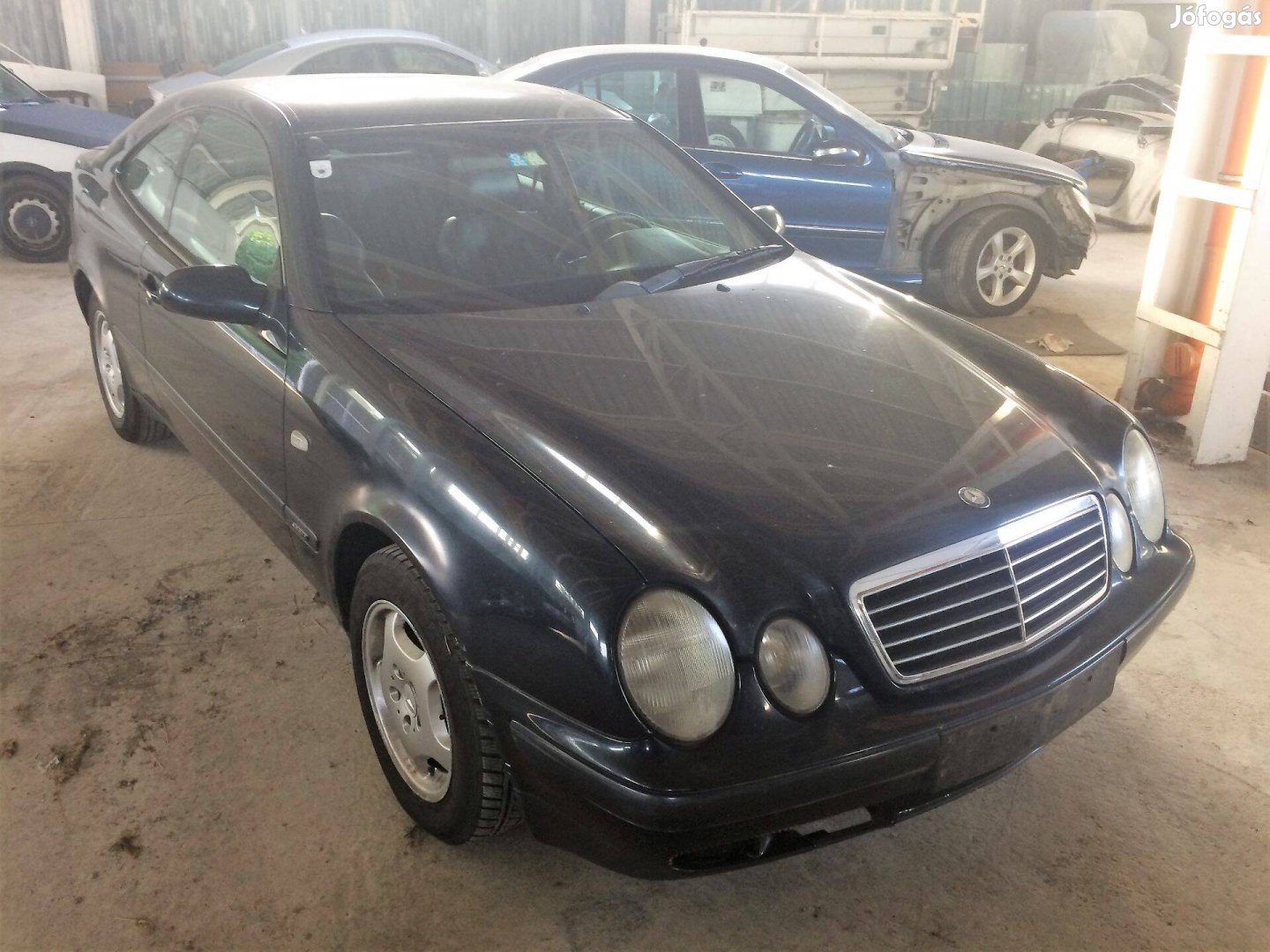 Mercedes W208 - CLK-class fekete osztrák 230 kompresszor bontott minde