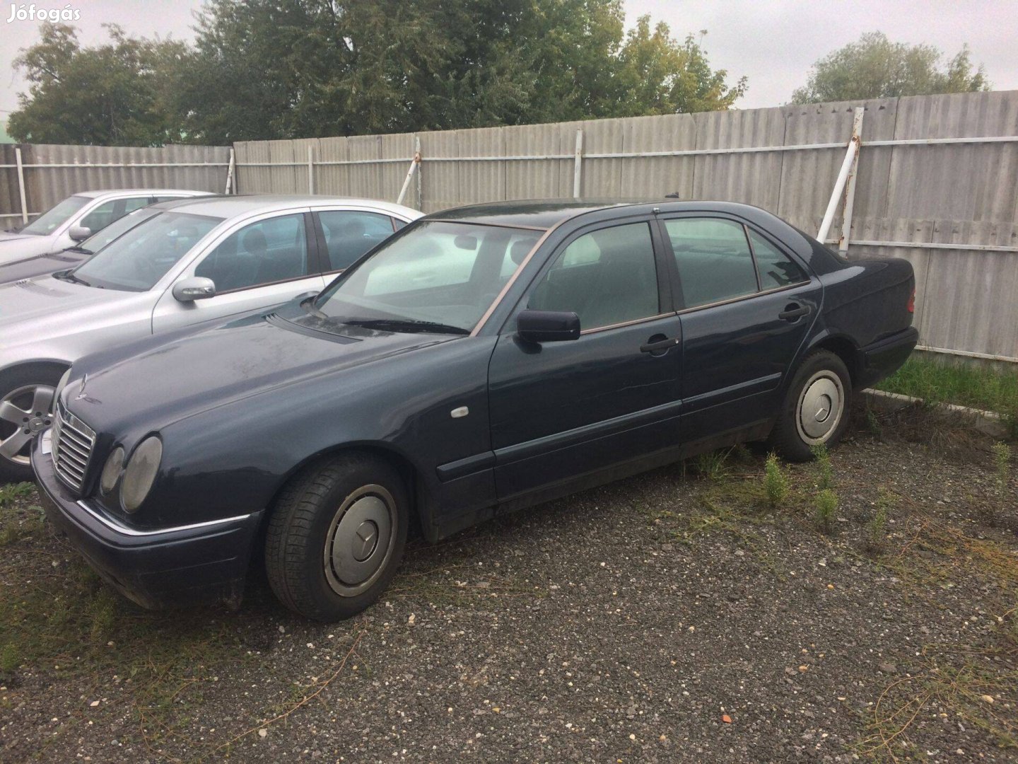 Mercedes W210 - E-class 200 cdi fekete bontott minden alkatrésze eladó