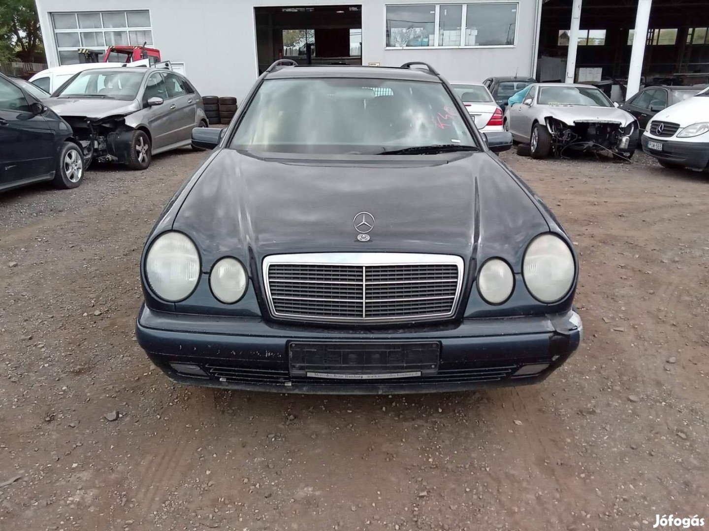 Mercedes W210 - E-class 240 T classic 1998 bontott mindene eladó