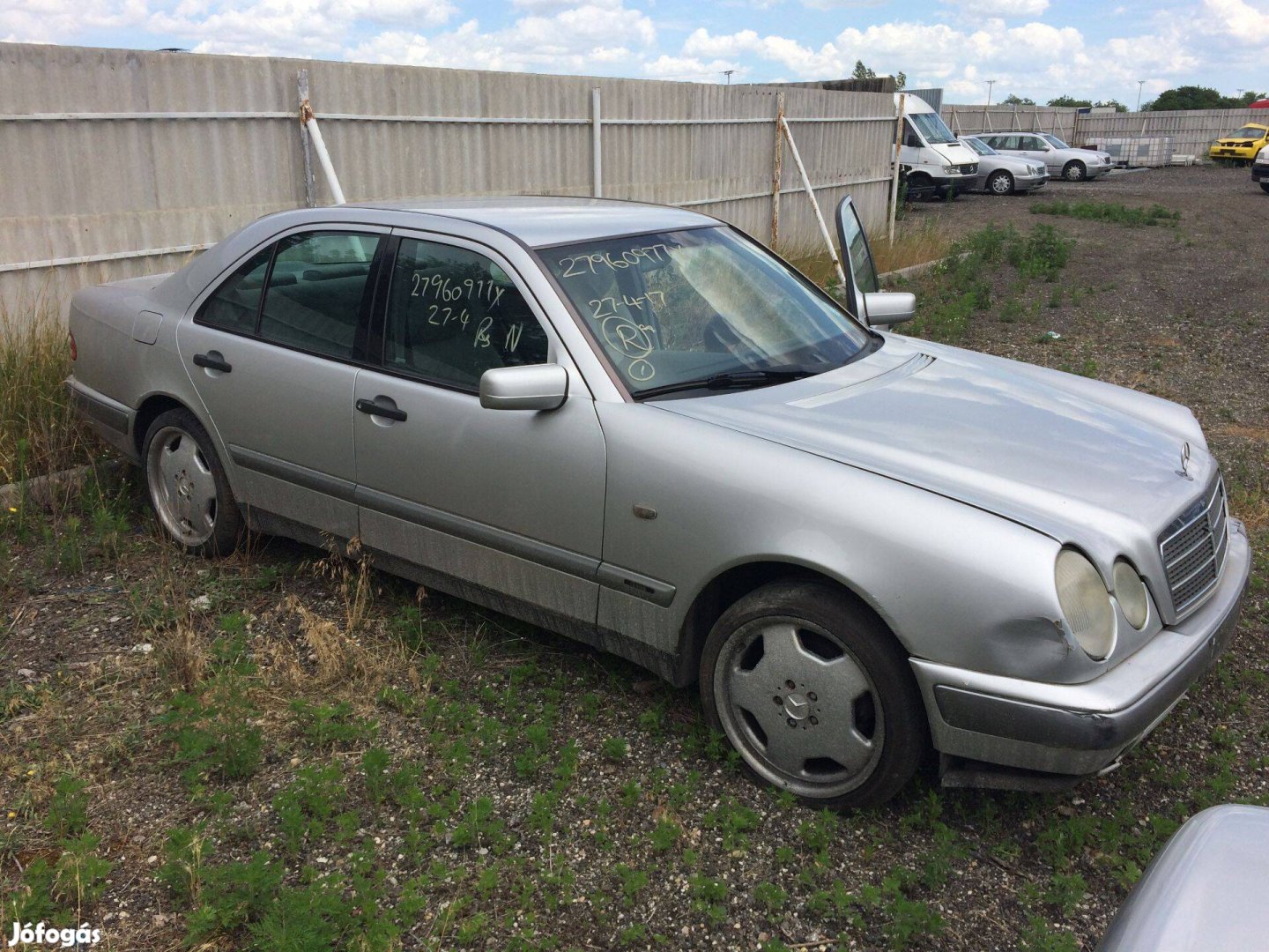 Mercedes W210 - E-class 300 td limuzin bontott minden alkatrésze eladó
