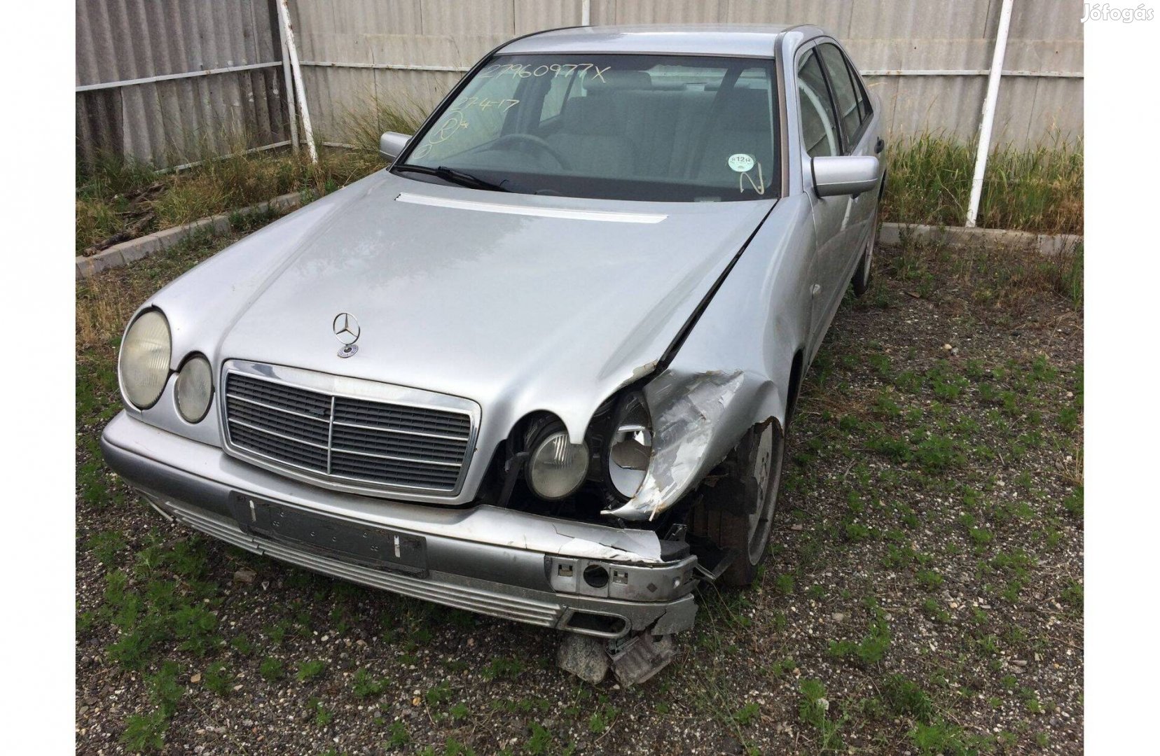 Mercedes W210 - E-class 300td limuzin bontott minden alkatrésze eladó