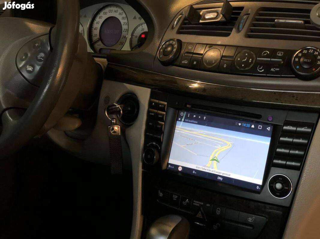 Mercedes W211 Carplay Multimédia Android GPS Rádió Tolatókamerával