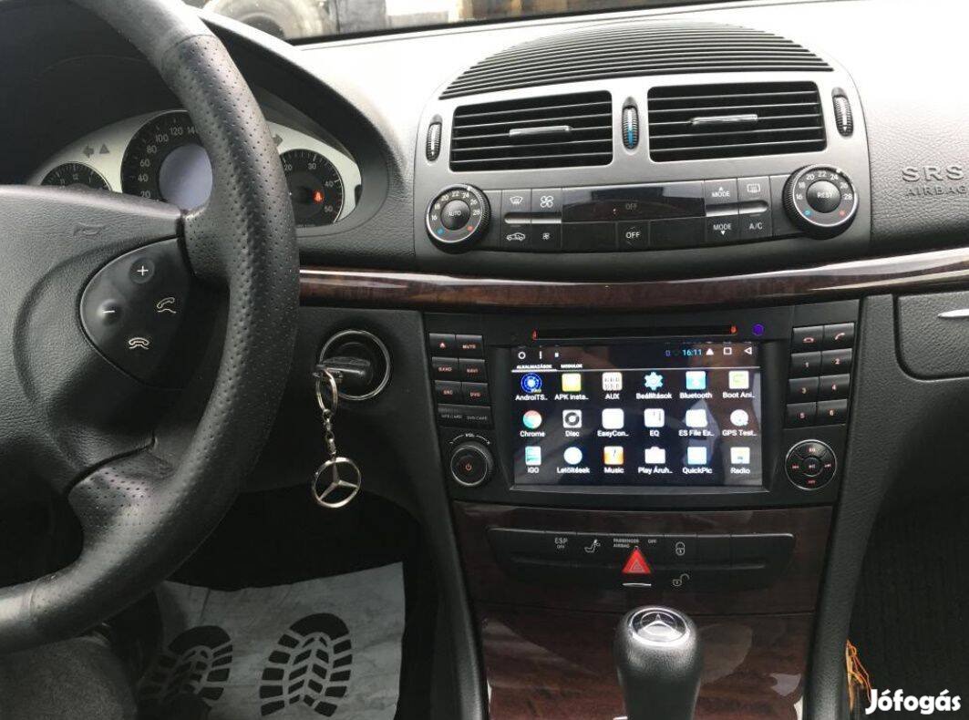 Mercedes W211 Carplay Multimédia Android GPS Rádió Tolatókamerával