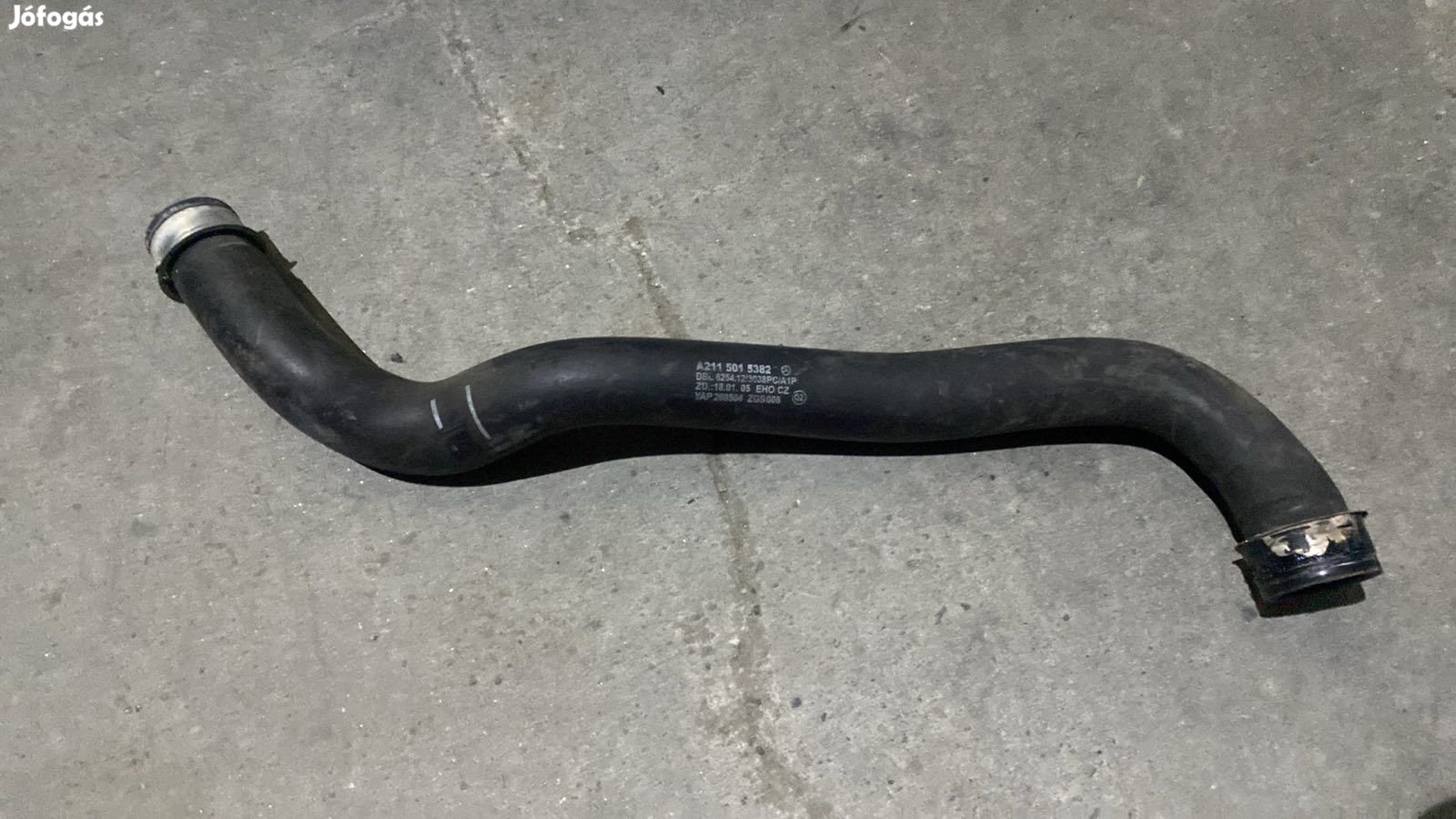 Mercedes W211 Vizcső hütő bal felső A2115015382 eladó