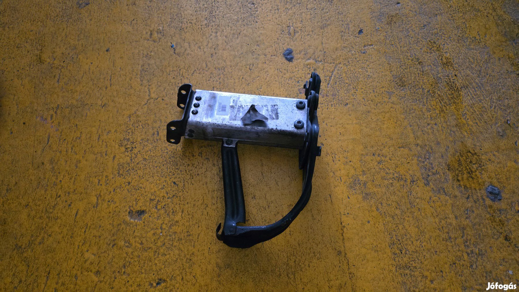 Mercedes W211 bal kereszttartó nyúlvány A2116200795 eladó